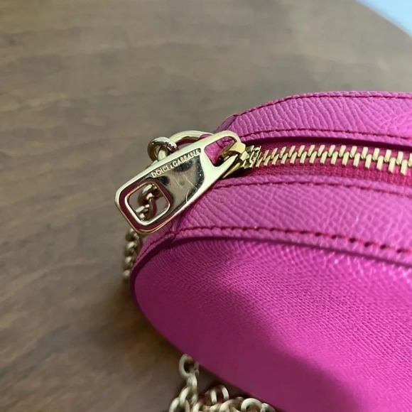 Beautiful! Dolce and Gabbana Small Pink Circle, Crossbody bag! - Picture 4 of 13